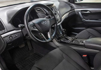 Подержанный автомобиль Hyundai i40 Sedan 2015 года (15 фото)