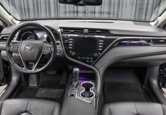 Подержанный автомобиль Toyota Camry Sedan 2020 года (14 фото)