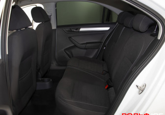 Подержанный автомобиль Skoda Rapid Liftback 2021 года (10 фото)