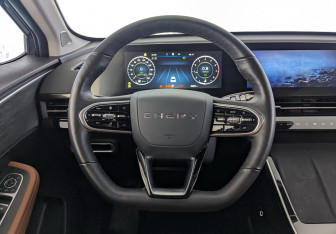 Подержанный автомобиль Omoda C5 2023 года (27 фото)