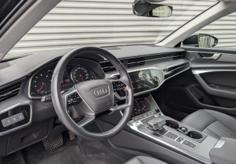 Подержанный автомобиль Audi A6 Sedan 2019 года (16 фото)