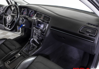 Подержанный автомобиль Volkswagen Golf Wagon 2016 года (12 фото)