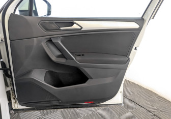 Подержанный автомобиль Volkswagen Tiguan 2021 года (24 фото)