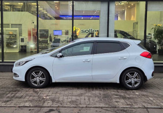 Подержанный автомобиль Kia Ceed Hatchback 2014 года (5 фото)