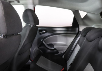 Подержанный автомобиль SEAT Ibiza Hatchback 2013 года (10 фото)