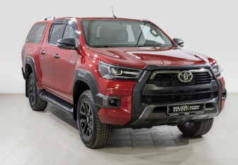 Подержанный автомобиль Toyota Hilux 2020 года (3 фото)