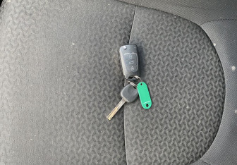 Подержанный автомобиль Kia Rio Hatchback 2015 года (13 фото)