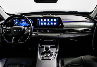 Подержанный автомобиль Chery Tiggo 8 Pro Max 2023 года (11 фото)