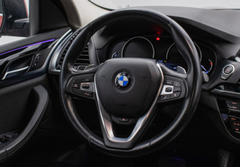 Подержанный автомобиль BMW X4 2019 года (15 фото)