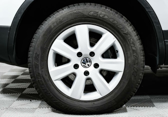 Подержанный автомобиль Volkswagen Touareg 2013 года (5 фото)