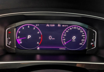 Подержанный автомобиль Volkswagen Tiguan 2021 года (13 фото)