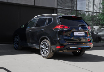 Подержанный автомобиль Nissan X-Trail 2019 года (6 фото)