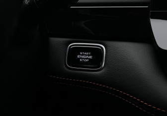 Подержанный автомобиль Changan UNI-K 2023 года (18 фото)