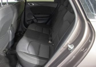 Подержанный автомобиль Kia Ceed Hatchback 2019 года (11 фото)