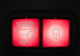 Подержанный автомобиль Mercedes-Benz GLC Coupe 2020 года (32 фото)