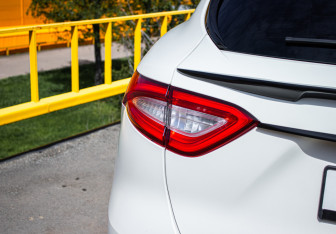 Подержанный автомобиль Maserati Levante 2016 года (16 фото)