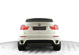 Подержанный автомобиль BMW X6 2012 года (6 фото)