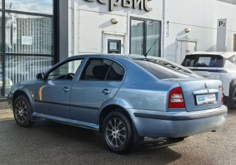 Подержанный автомобиль Skoda Octavia Liftback 2008 года (7 фото)