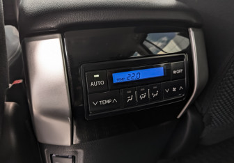 Подержанный автомобиль Toyota Land Cruiser Prado 2020 года (29 фото)