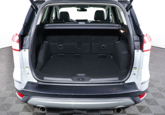 Подержанный автомобиль Ford Kuga 2013 года (23 фото)