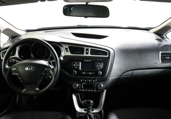 Подержанный автомобиль Kia Ceed Hatchback 2014 года (9 фото)