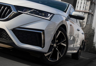 Подержанный автомобиль Skoda Octavia Liftback 2024 года (13 фото)