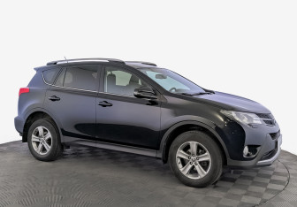 Подержанный автомобиль Toyota RAV4 2015 года (3 фото)