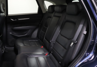 Подержанный автомобиль Mazda CX-5 2018 года (10 фото)