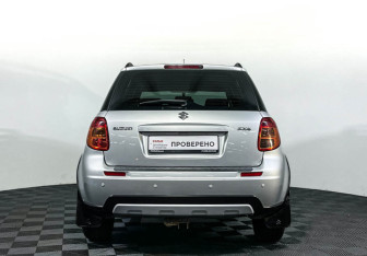 Подержанный автомобиль Suzuki SX4 Hatchback 2014 года (6 фото)