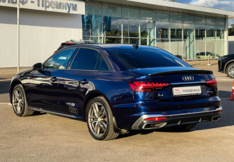 Подержанный автомобиль Audi A4 Sedan 2020 года (7 фото)