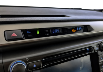 Подержанный автомобиль Toyota RAV4 2014 года (25 фото)