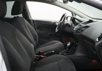 Подержанный автомобиль Ford Fiesta Hatchback 2018 года (11 фото)