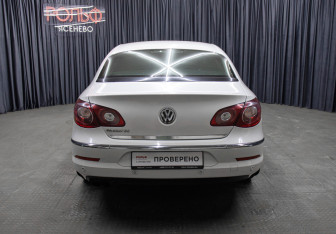 Подержанный автомобиль Volkswagen Passat CC 2011 года (6 фото)