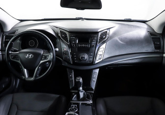 Подержанный автомобиль Hyundai i40 Sedan 2016 года (10 фото)
