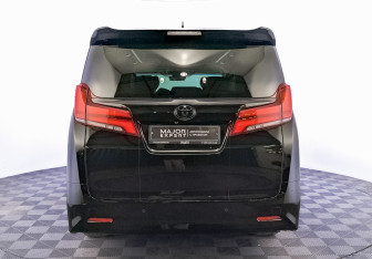 Подержанный автомобиль Toyota Alphard 2020 года (6 фото)