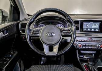 Подержанный автомобиль Kia Sportage 2018 года (22 фото)