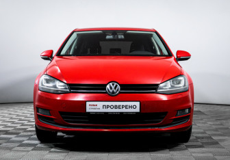 Подержанный автомобиль Volkswagen Golf Hatchback 2013 года (2 фото)
