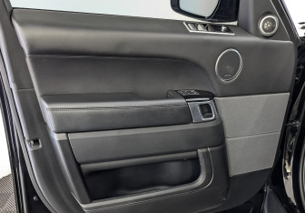 Подержанный автомобиль Land Rover Range Rover Sport 2020 года (18 фото)