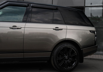 Подержанный автомобиль Land Rover Range Rover 2019 года (9 фото)