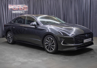 Подержанный автомобиль Hyundai Sonata 2021 года (3 фото)