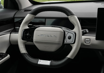 Подержанный автомобиль Jetour Dashing 2023 года (14 фото)