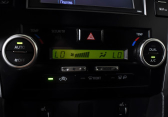 Подержанный автомобиль Toyota Camry Sedan 2014 года (14 фото)