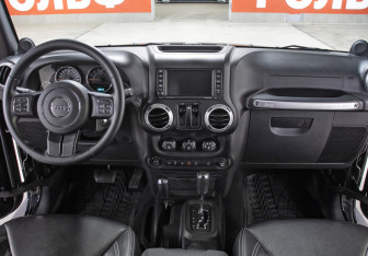 Подержанный автомобиль Jeep Wrangler 2014 года (14 фото)