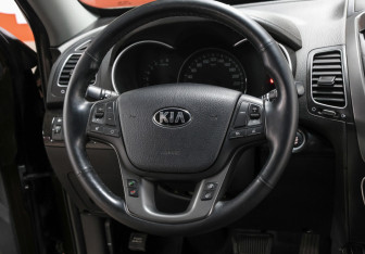 Подержанный автомобиль Kia Sorento 2018 года (17 фото)