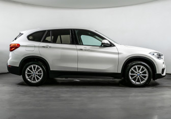 Подержанный автомобиль BMW X1 2019 года (4 фото)