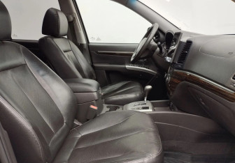 Подержанный автомобиль Hyundai Santa Fe 2011 года (10 фото)