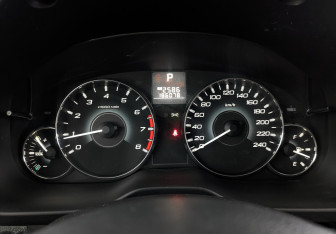 Подержанный автомобиль Subaru Outback Wagon 2011 года (16 фото)