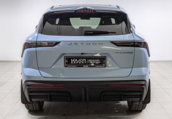 Подержанный автомобиль Jetour Dashing 2023 года (6 фото)