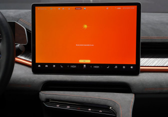 Подержанный автомобиль Zeekr 001 2023 года (18 фото)