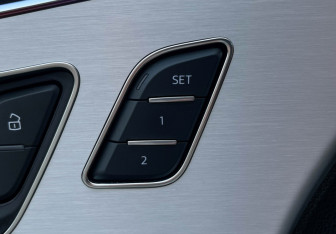 Подержанный автомобиль Audi Q8 2021 года (20 фото)